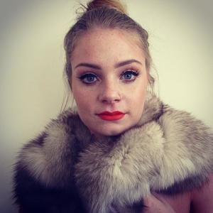 Meet your Posher, Kayla